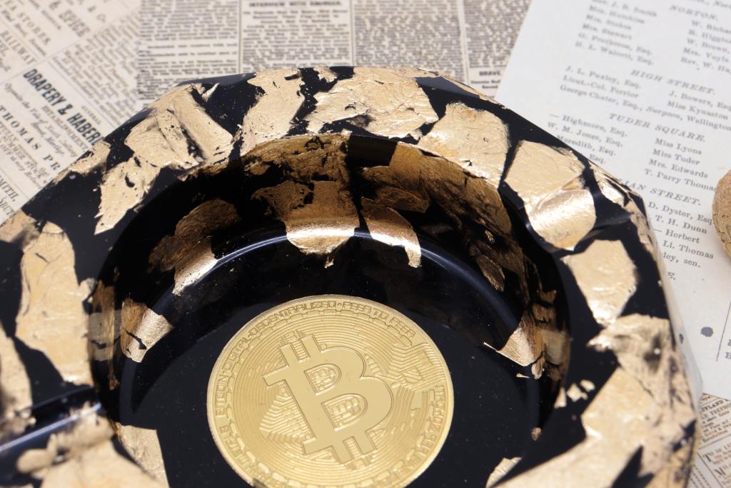 popelnik-bitcoin-3